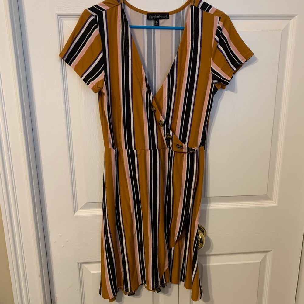 ☆ NWOT flowy mustard striped dress ☆